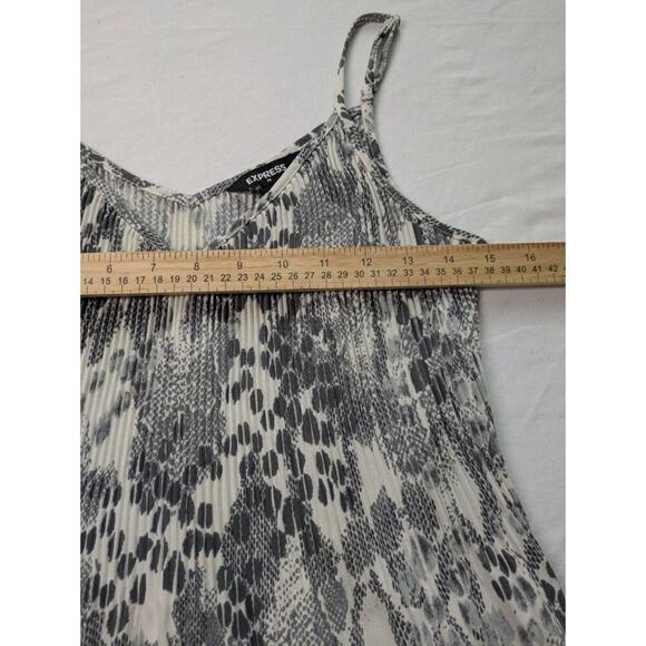 Express Camisole Womens Small Animal Print Adjustable Straps Ribbed Relaxed Fit - Picture 3 of 8